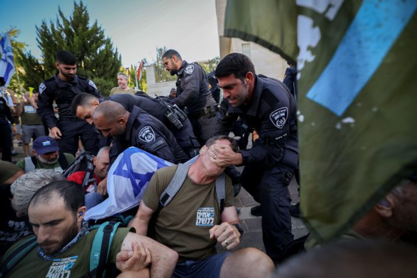 ההפגנה בסמוך לביתו של שר המשפטים