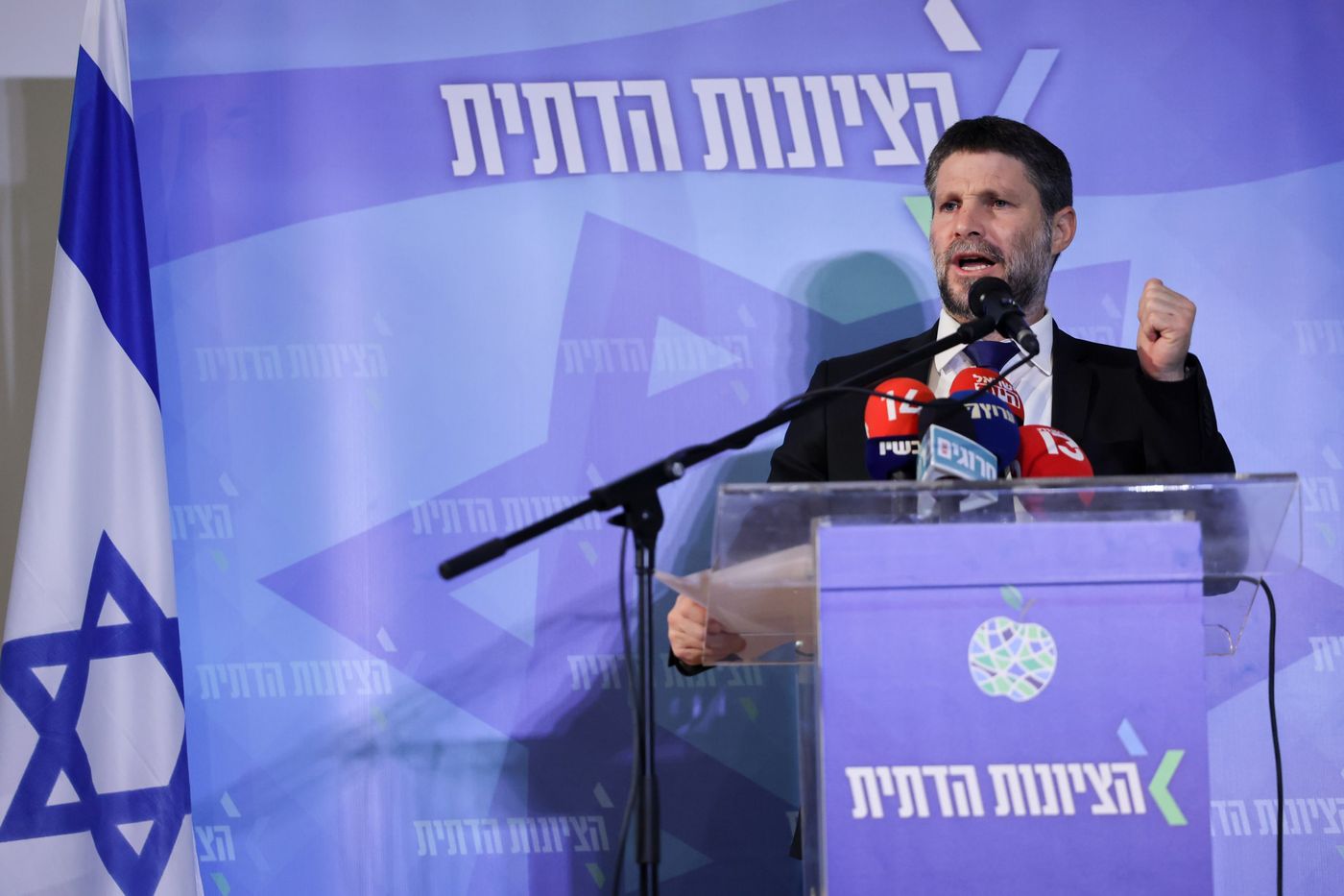 תומך ברשימת הציונות הדתית בעיר. בצלאל סמוטריץ'