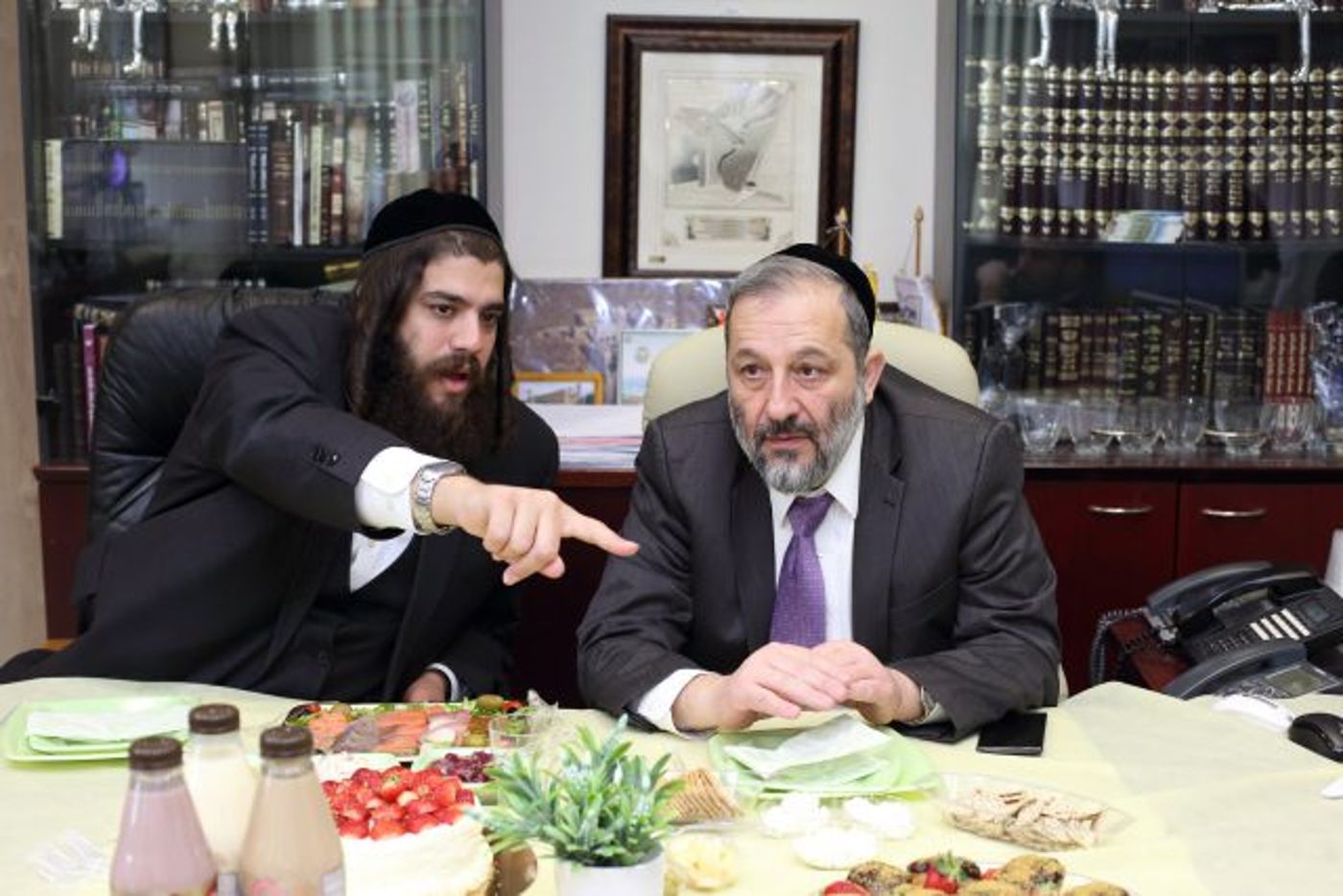 יו"ר ש"ס אריה דרעי וישראל פרוש בימים יפים יותר