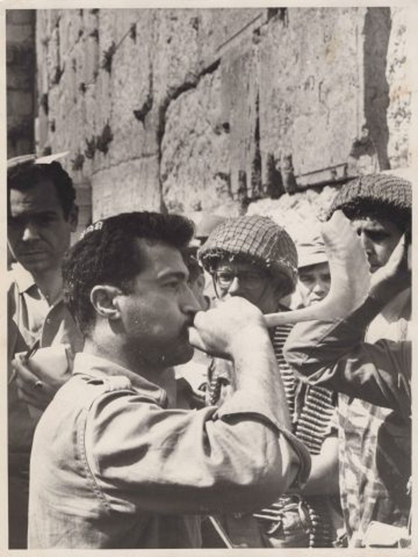 כהן תוקע בשופר