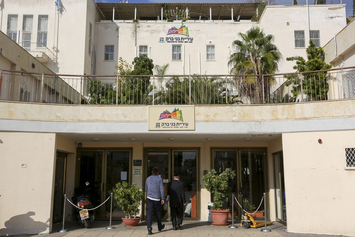 בבני ברק מכחישים: לא אישרנו עבודות בשבת