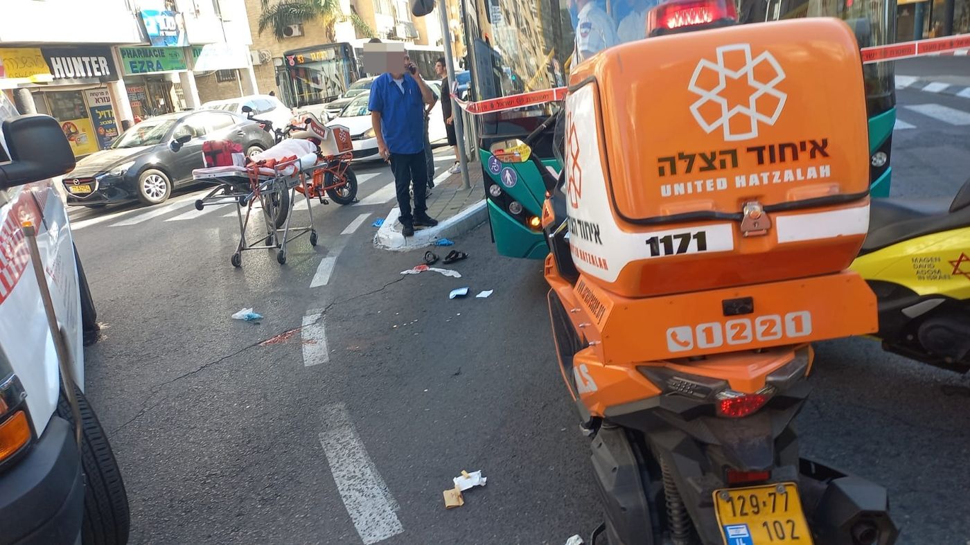 בת ים: גבר כבן 70 נפצע אנוש בתאונת דרכים