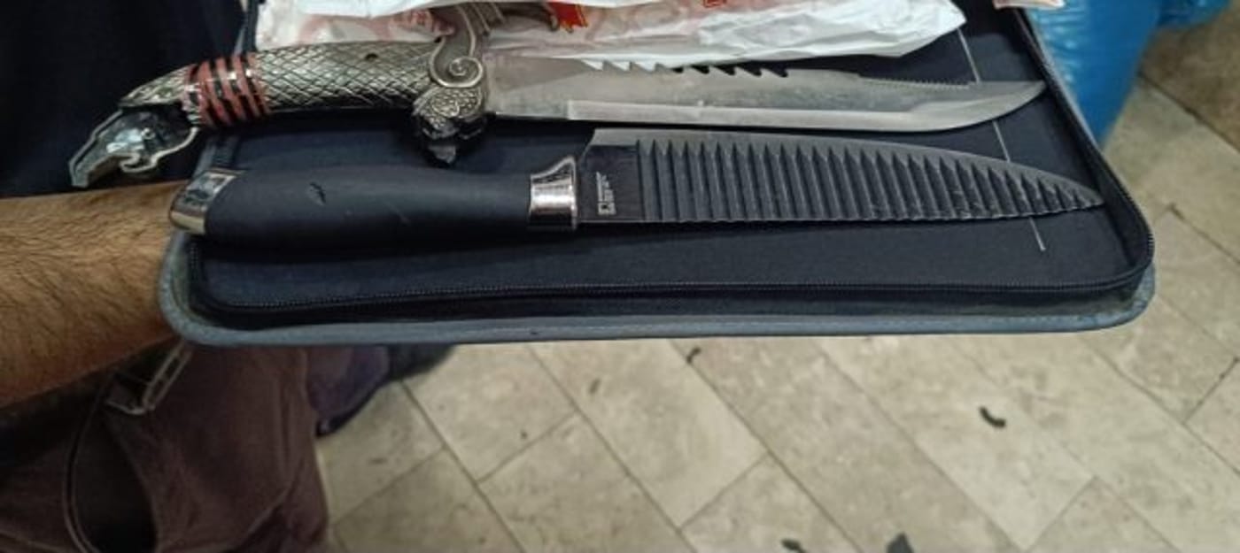 הסכינים שנתפסו ברשותו