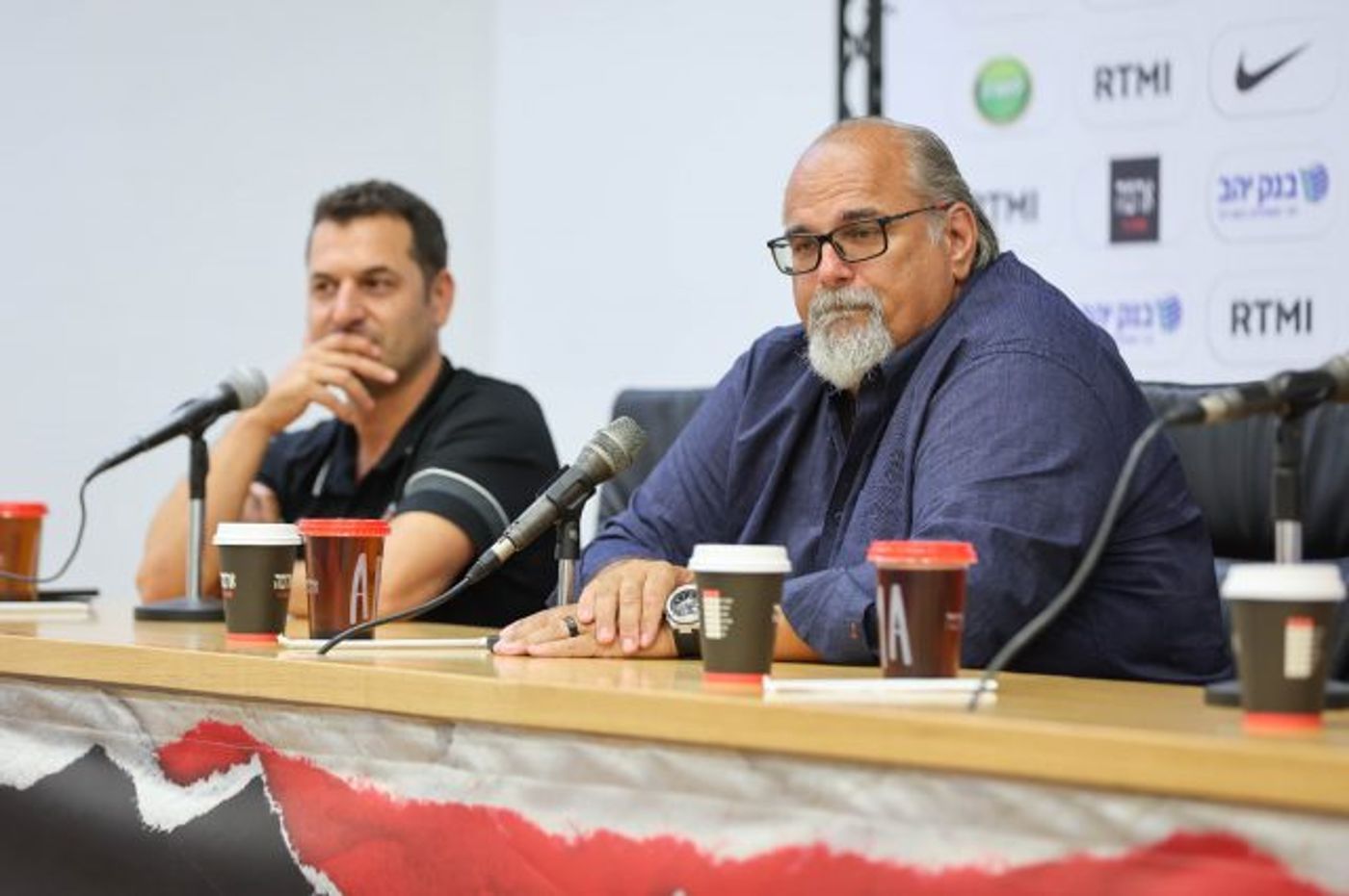 אלכסנדר דז'יקיץ' ויונתן אלון (צילום: לירון מולדובן, מנהלת הליגה(