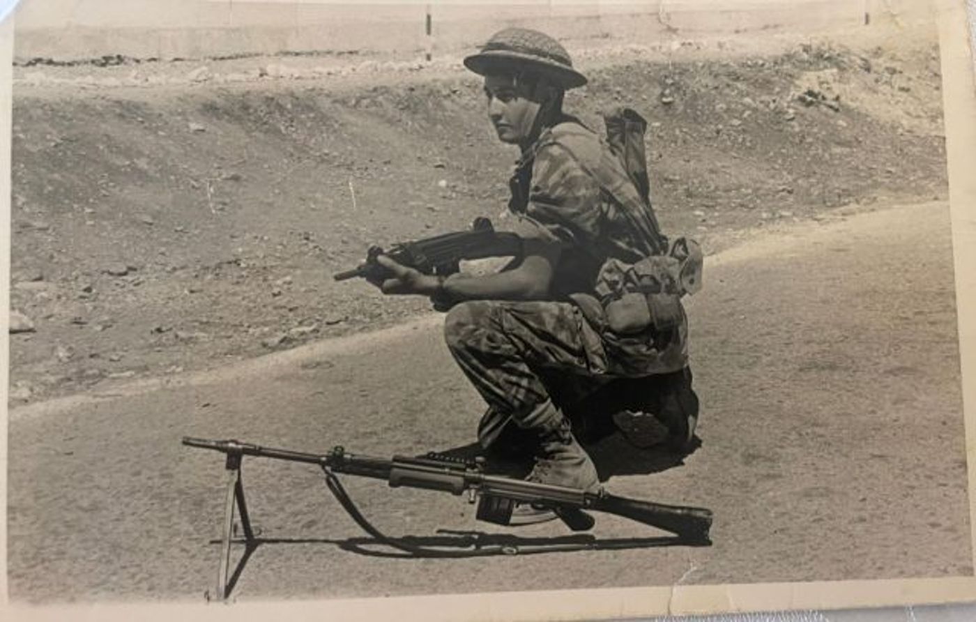 (שבוע ראשון לגיוסו לצה"ל בסיס טירונים בגוש עציון, 1968)
