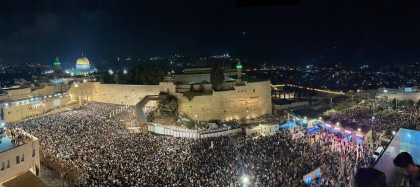 תיעוד מרהיב: כ-70,000 איש במעמד הסליחות בכותל