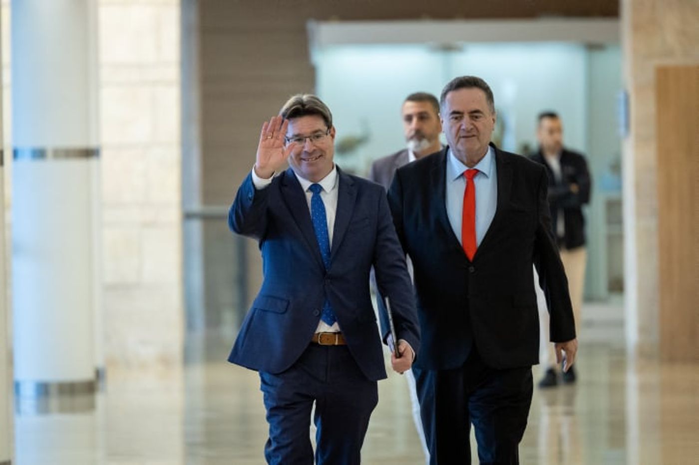 דיווח: השר הבכיר יפרוש מהממשלה וימונה לשגריר