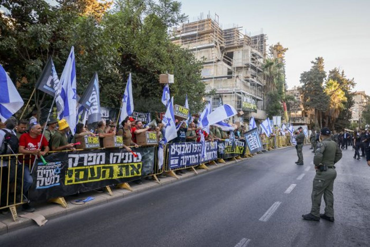 מחאה בלתי חוקית ליד בית רה"מ: 4 מפגינים נעצרו