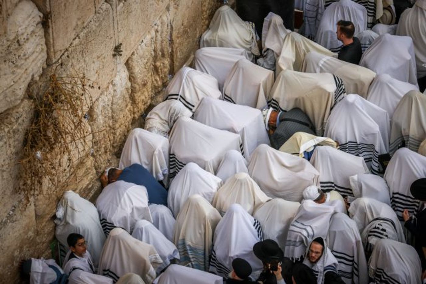 תיעוד מרהיב: עשרות אלפים בברכת הכהנים בכותל