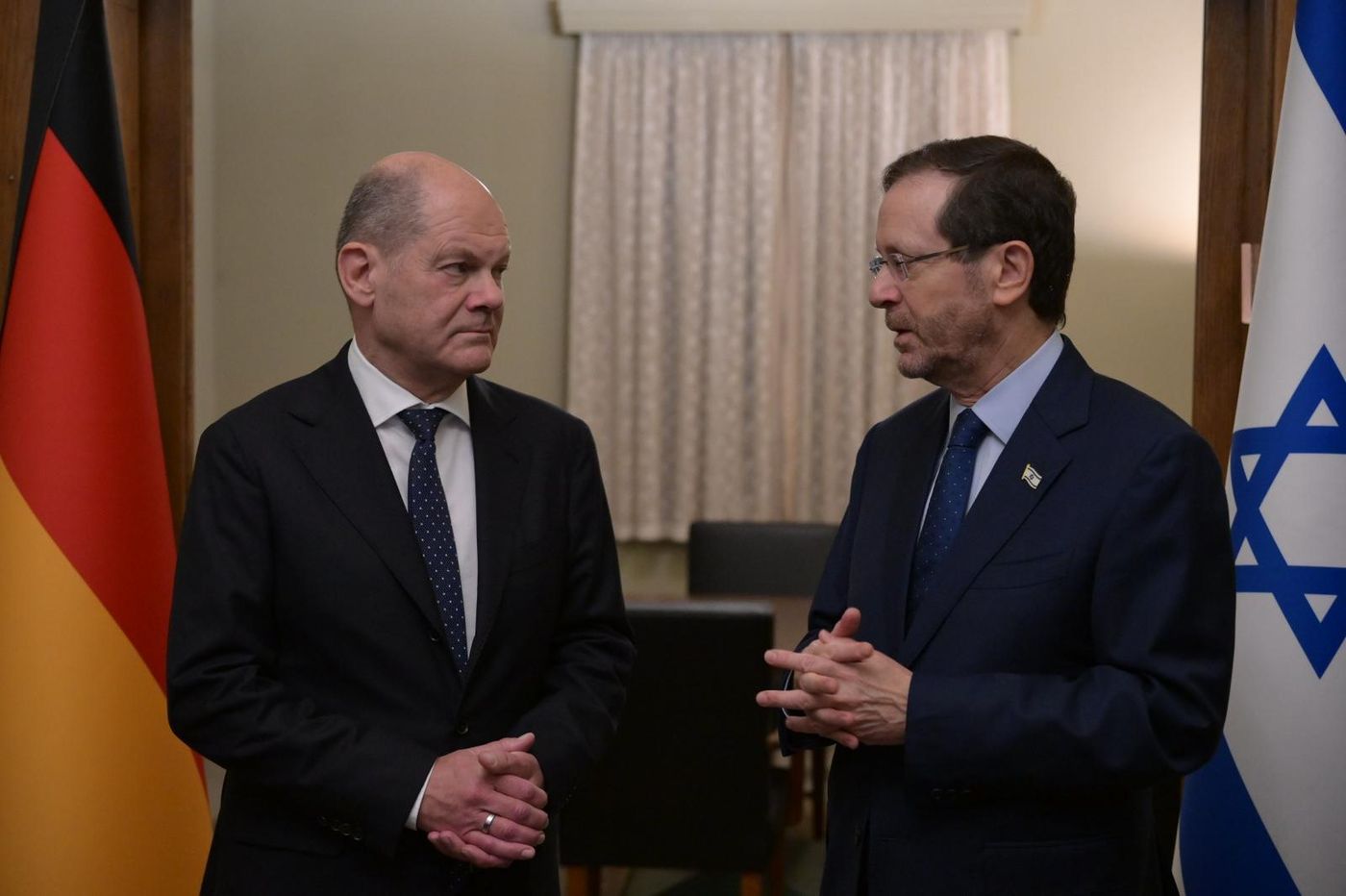 הרצוג לשולץ: דורשים שחרור מיידי של בני הערובה