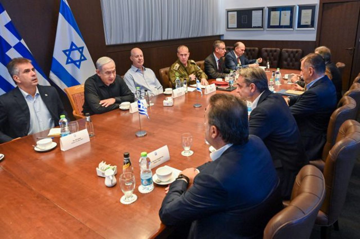 נתניהו עם מקבילו היווני