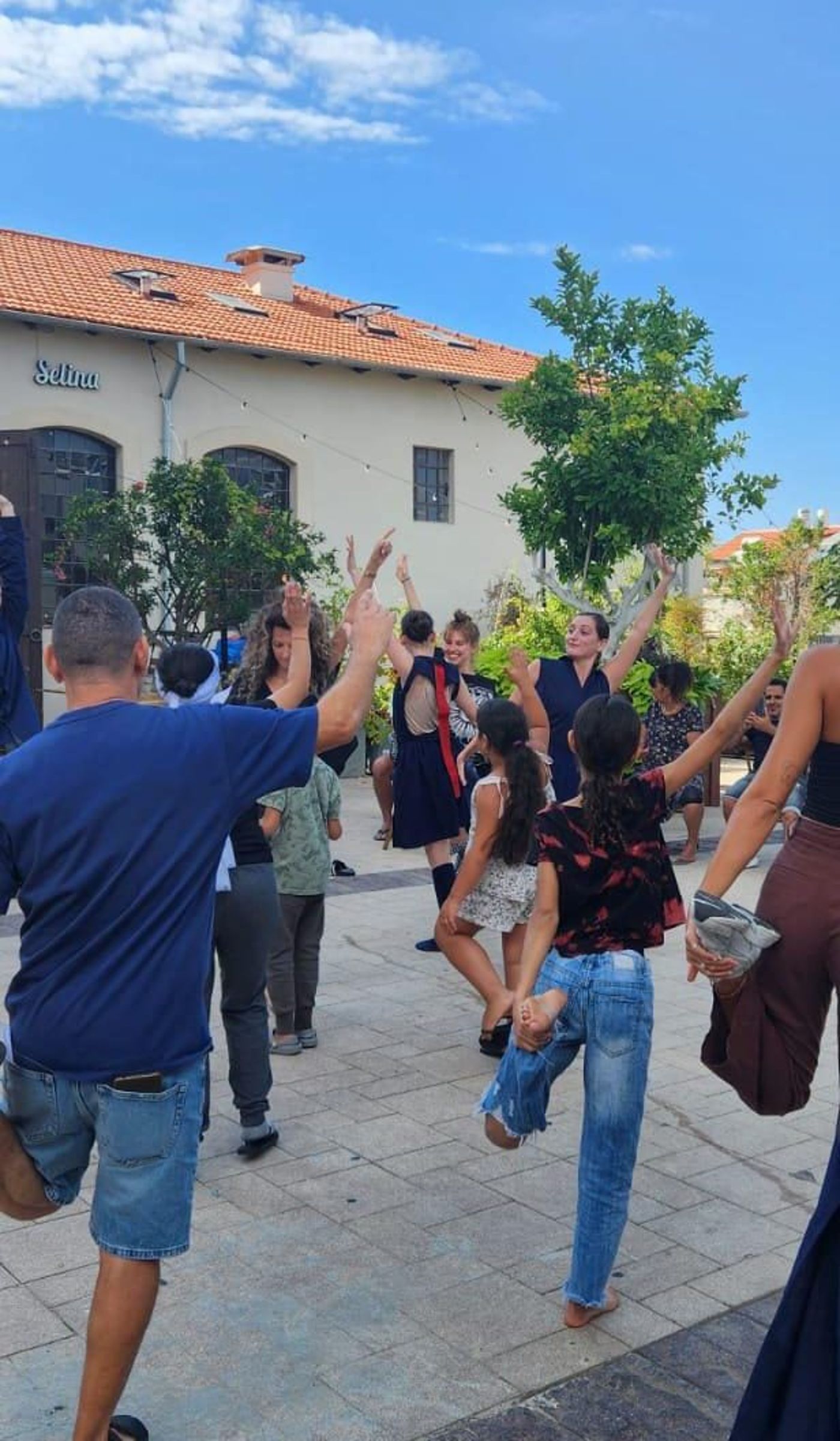 אסקפיזם: אירועי תרבות למשפחות המפונות