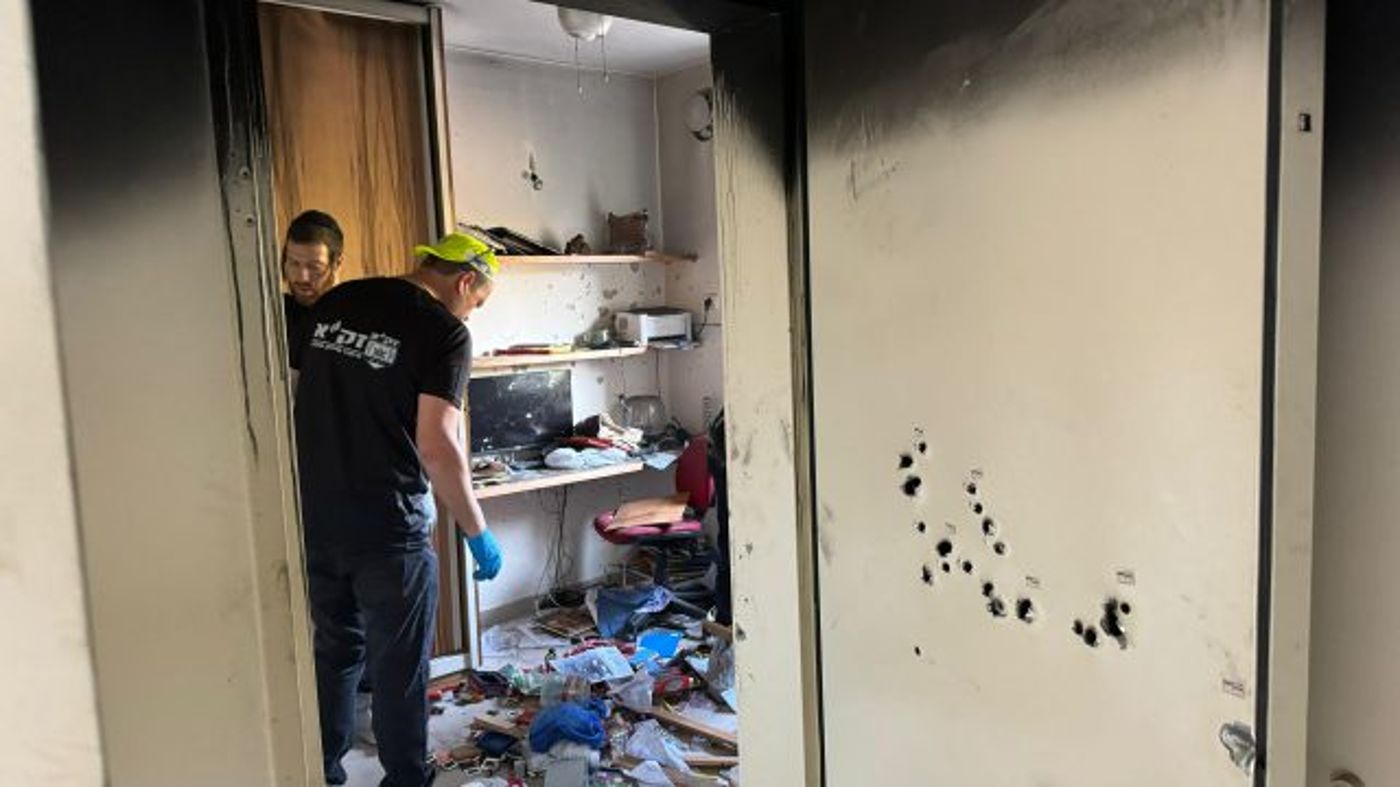 אוספים חפצי נרצחים עם דם. (דוברות זק"א)