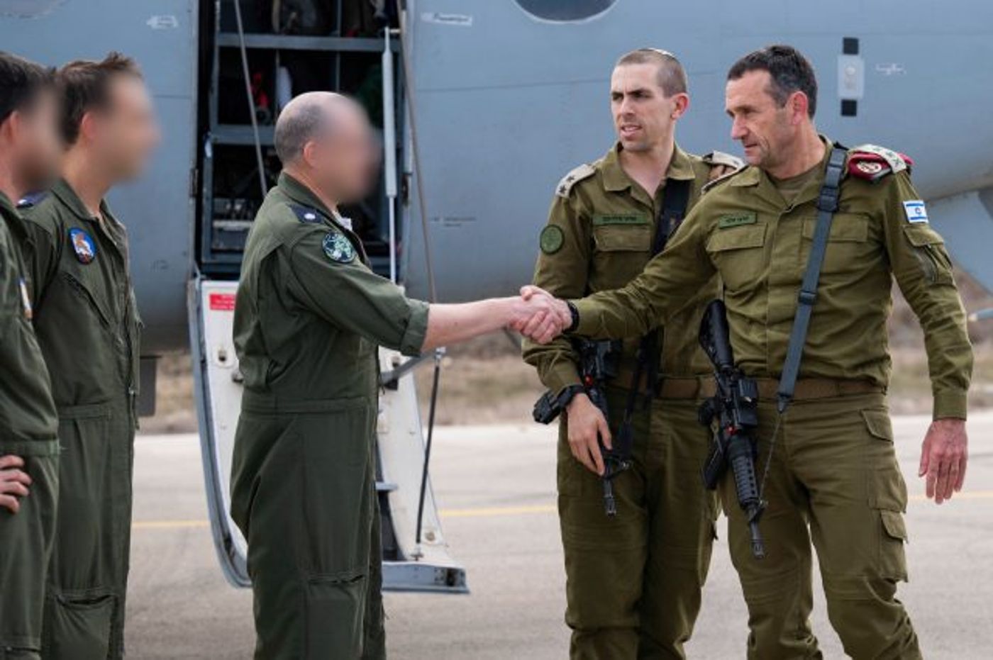 הרמטכ"ל טס מעל עזה: "כל צה״ל עובד כדי שתתקדמו"