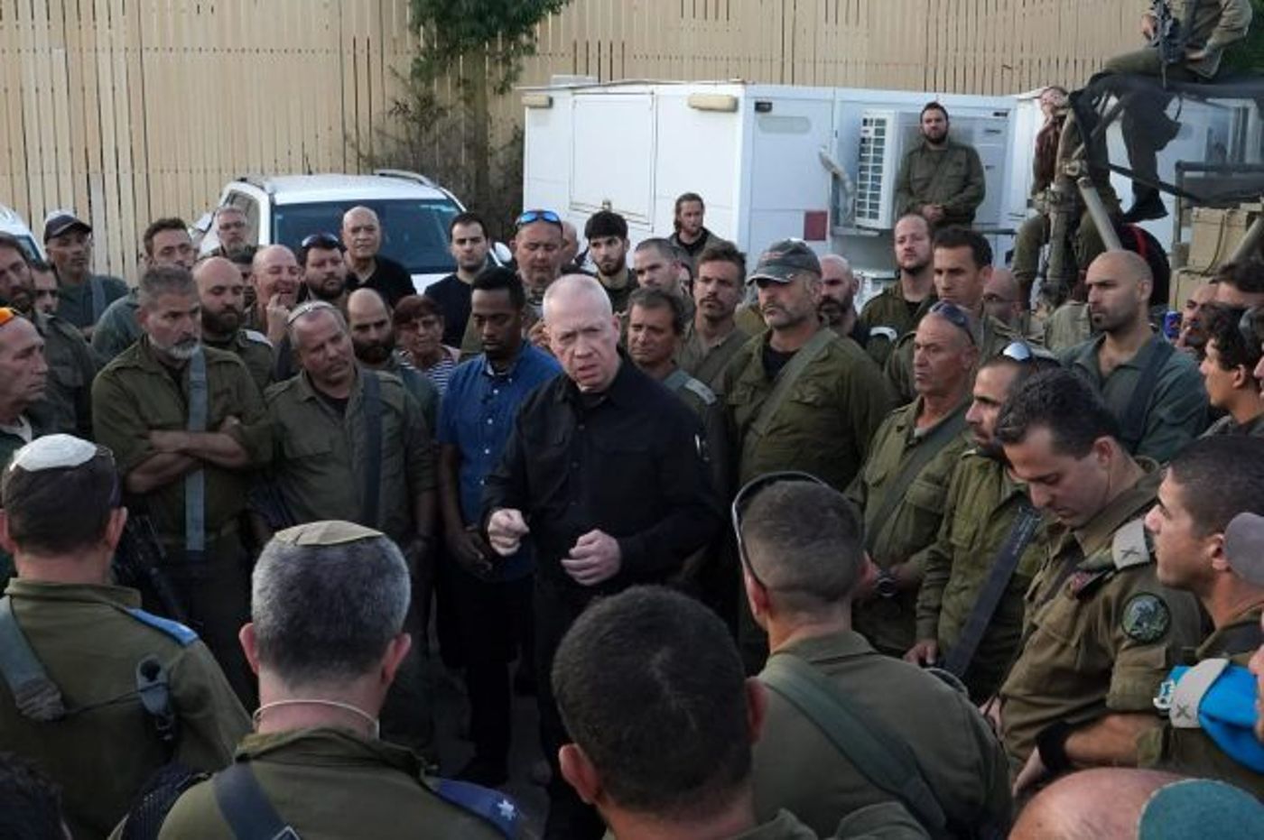 גלנט: הלחץ על חמאס מקדם את שחרור החטופים
