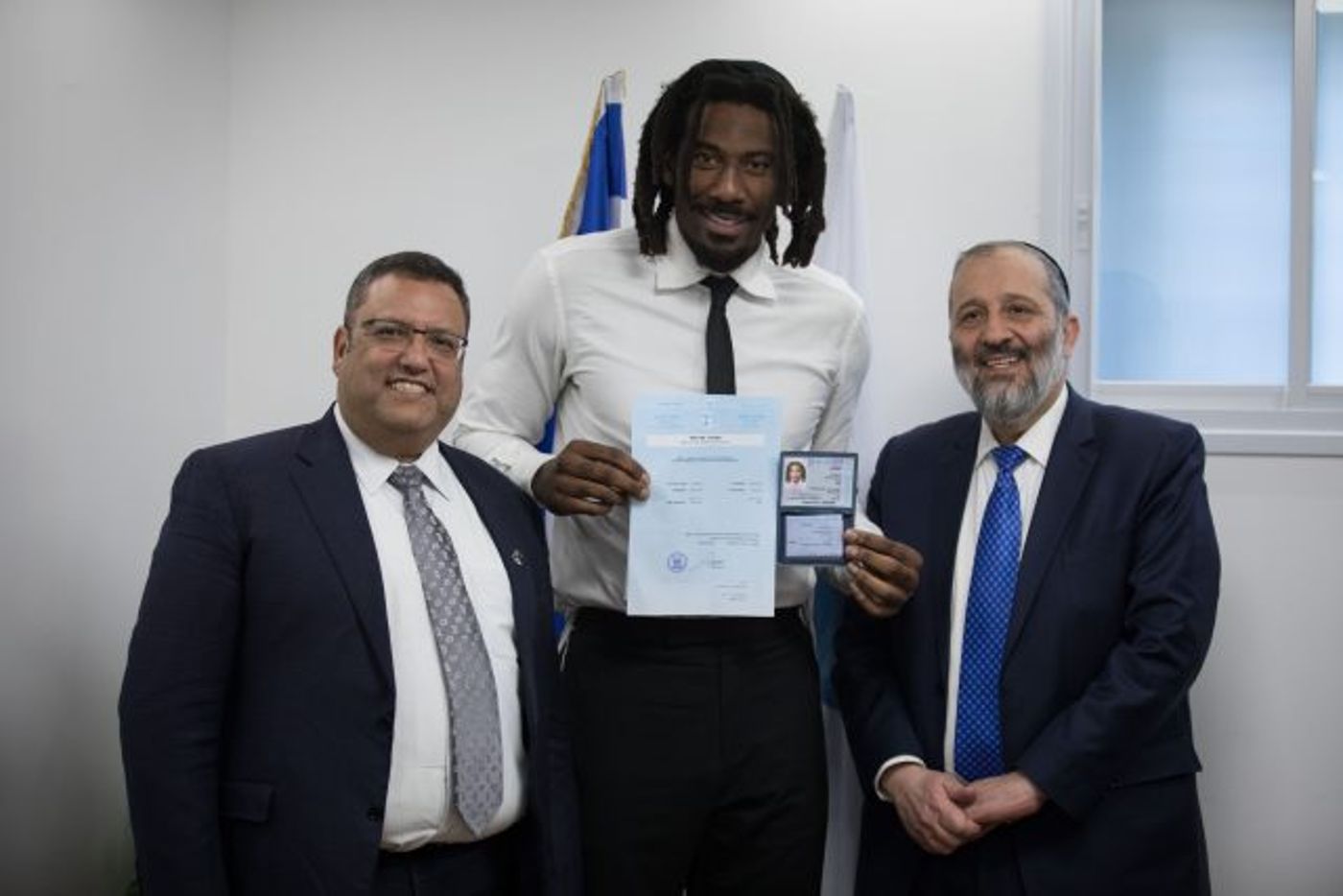אמארה סטודמאייר מקבל אזרחות ישראלית (הדס פרוש/ פלאש 90)