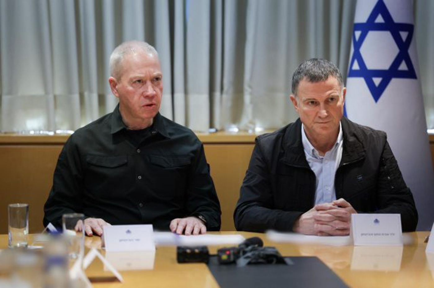 גלנט: "הותקפנו מ-7 זירות, פעלנו כבר ב-6 מהן"