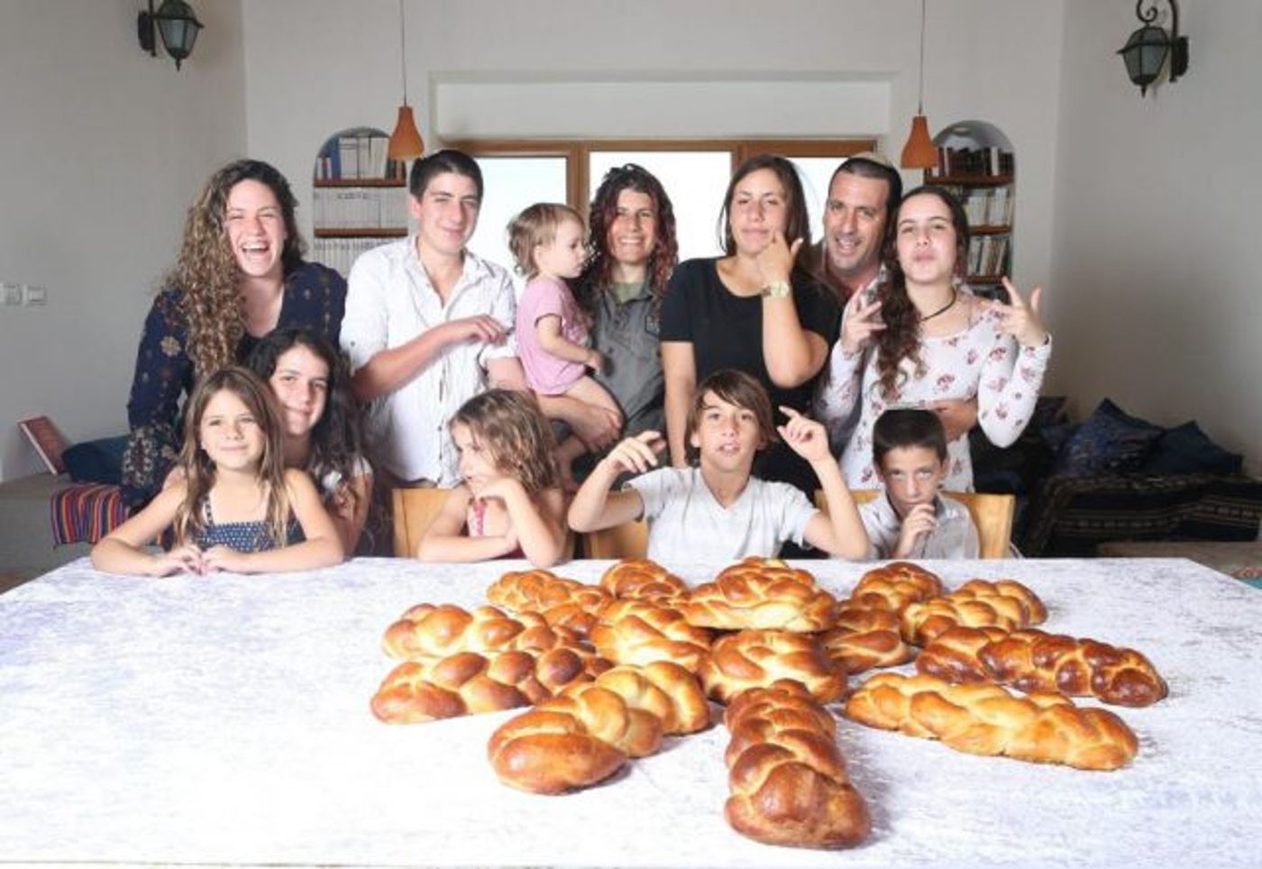 (רב פקד שפרה בוכריס ומשפחתה,