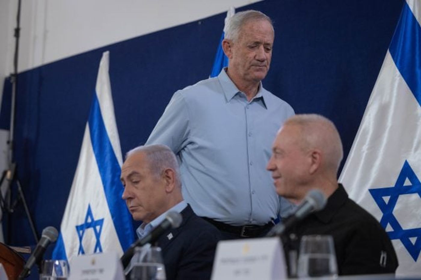 כל אחד מושך לכיוון אחר