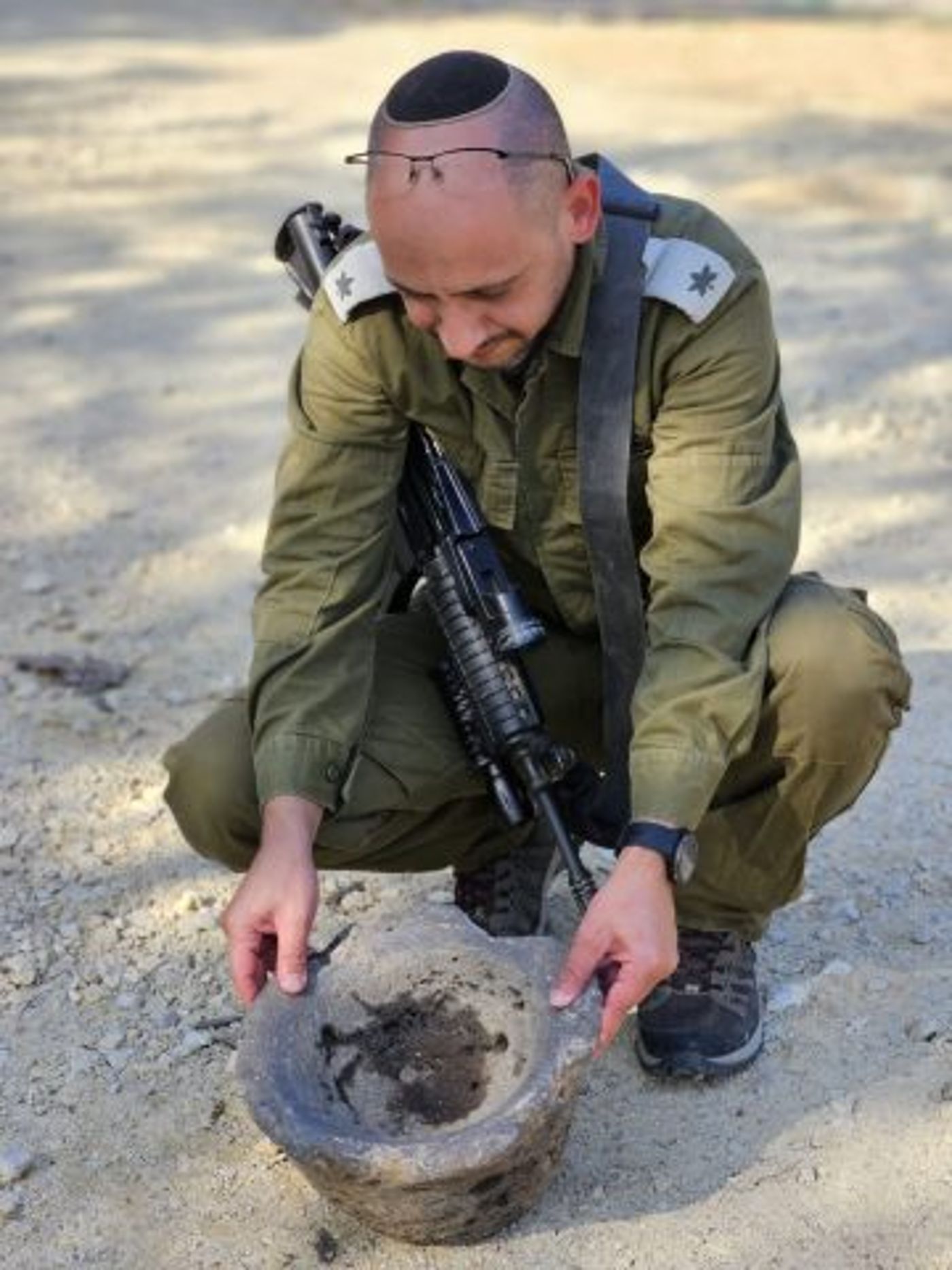 ד"ש מהעבר: מילואימניקים מצאו כלי קדום בעוטף