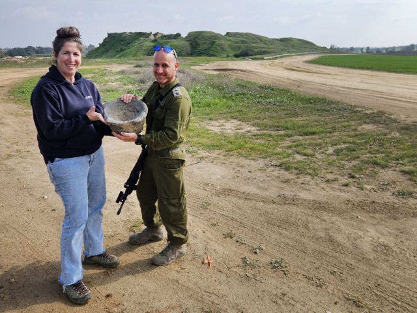 ד"ש מהעבר: מילואימניקים מצאו כלי קדום בעוטף