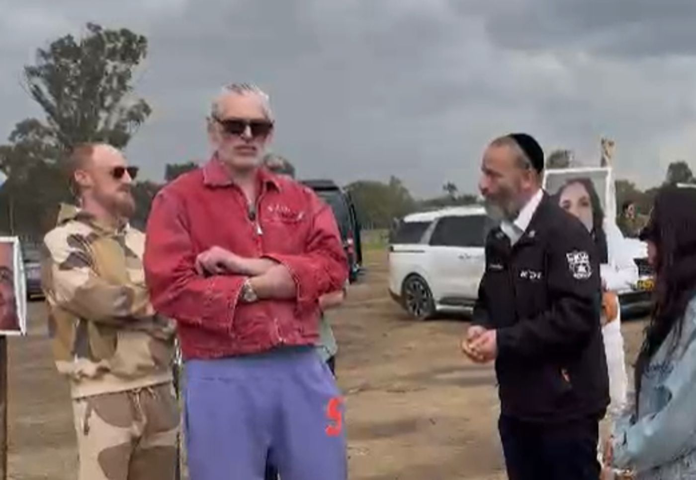 הזמר היהודי נחת בישראל וסייר בעוטף עזה
