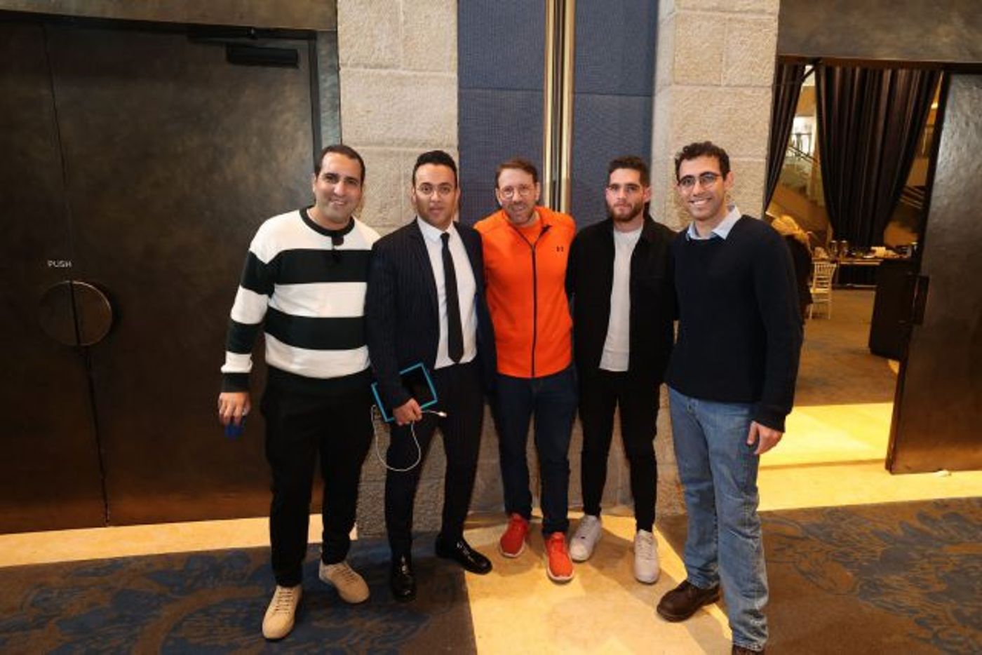 לא מוותר על הכתום