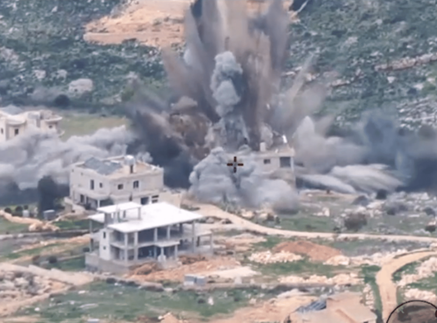שוב: צה"ל תקף תשתיות ומבנים של חיזבאללה בלבנון
