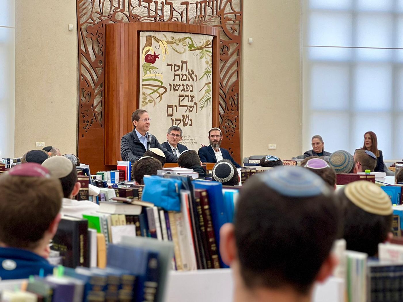 הרצוג בישיבת ירוחם: "חבריכם נפלו על קידוש ה"