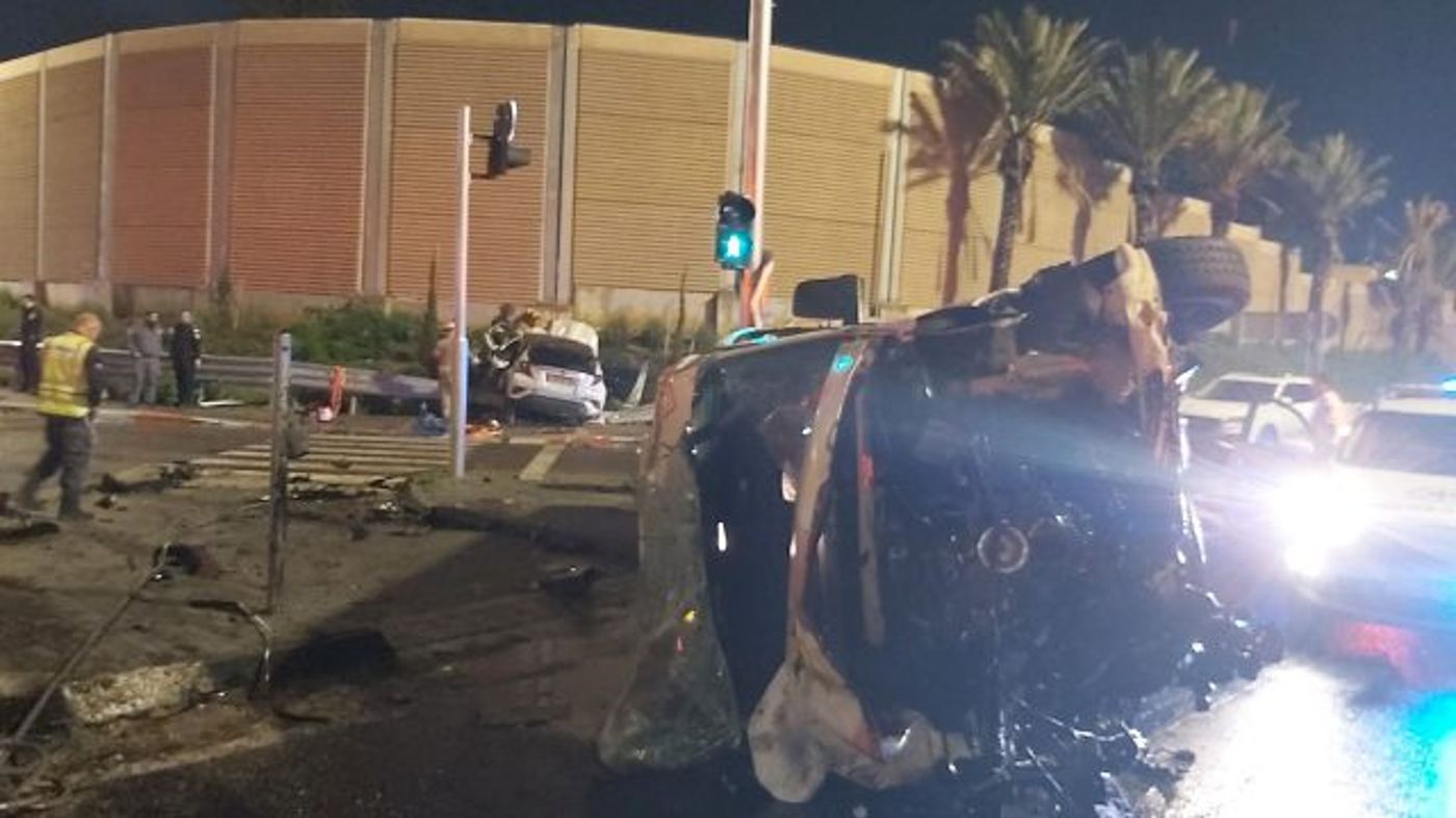 תאונה קטלנית בראש העין: נהג נהרג ועוד 2 פצועים
