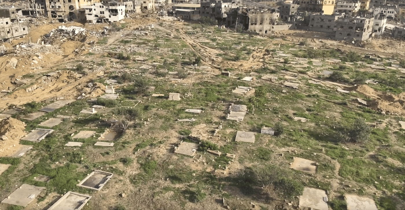 מלב בית הקברות: כך נוהלה המתקפה בשבת השחורה
