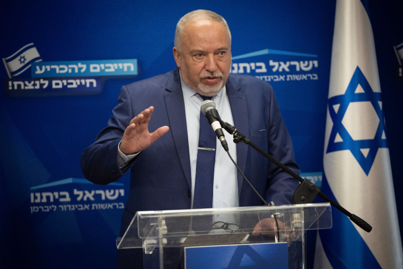 "נתניהו יפרוש לפני שתיפתח מלחמה בצפון"