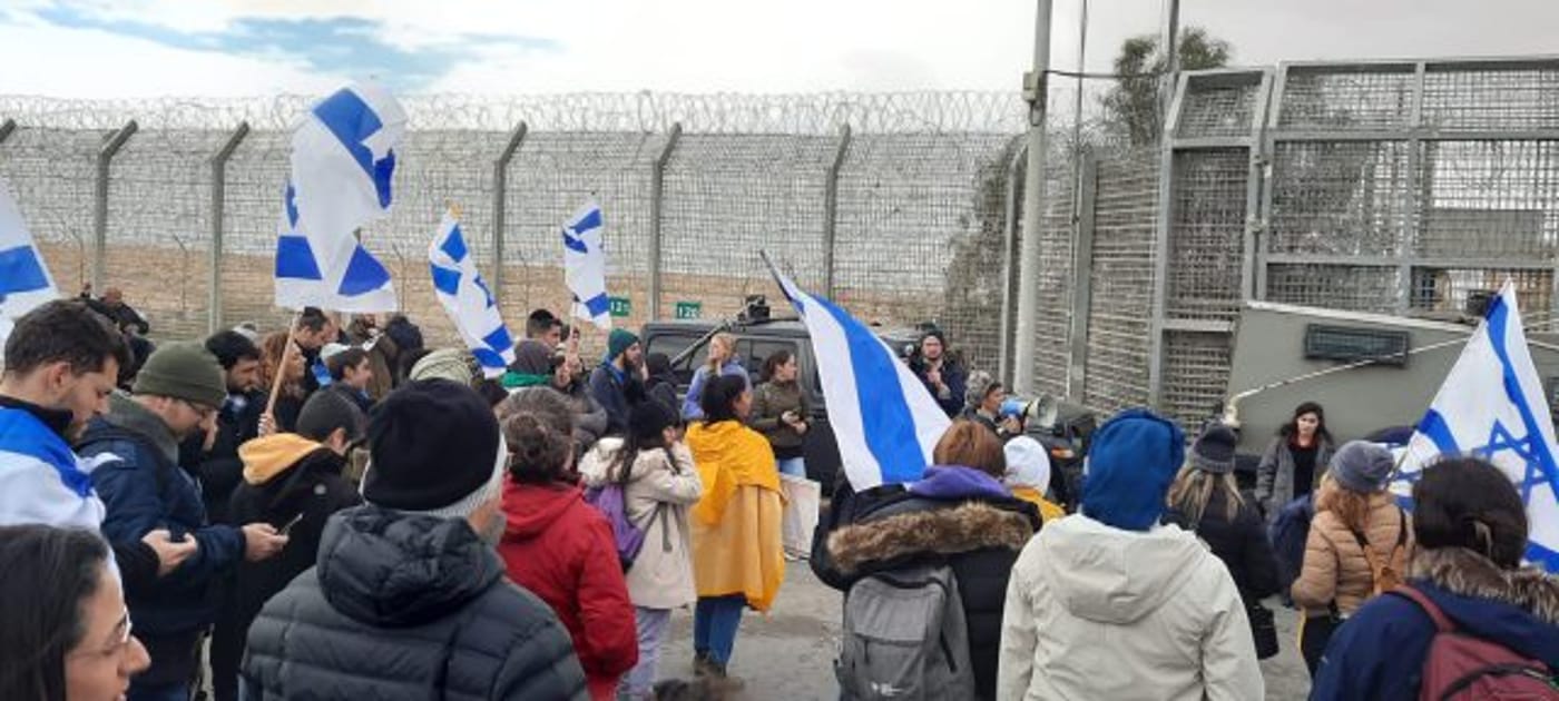 מעבר ניצנה חסום לשיירות האספקה והסיוע לחמאס