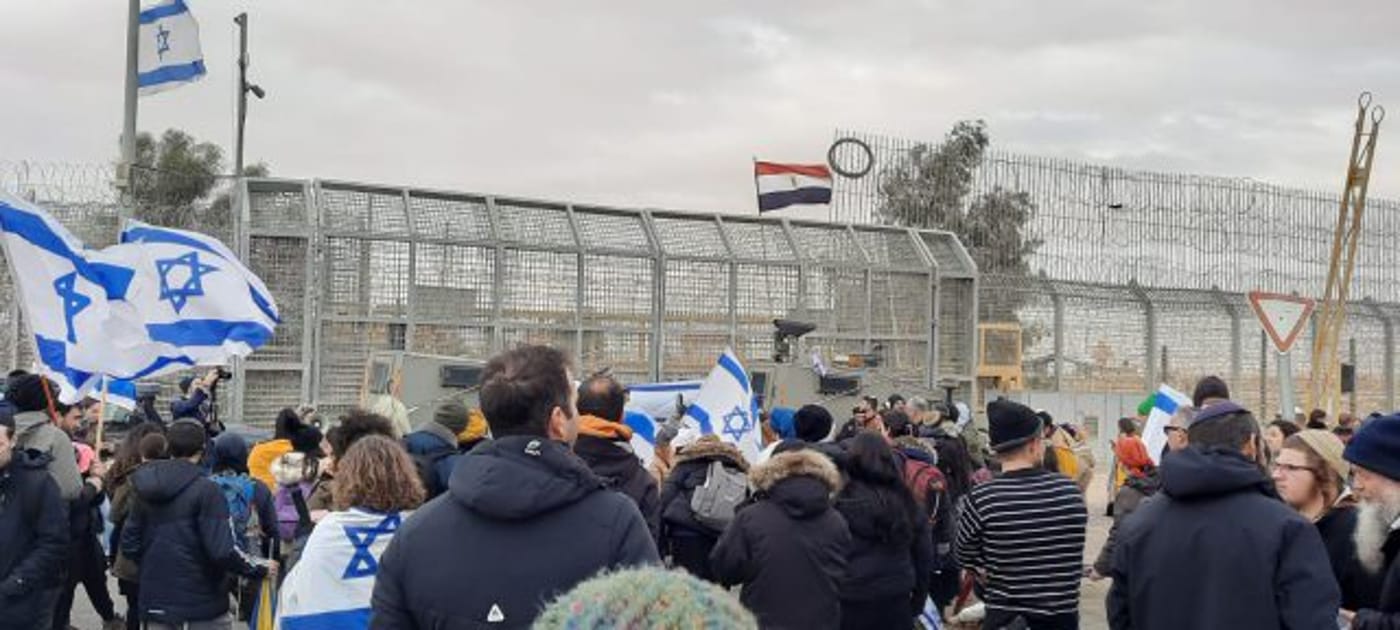 מעבר ניצנה חסום לשיירות האספקה והסיוע לחמאס