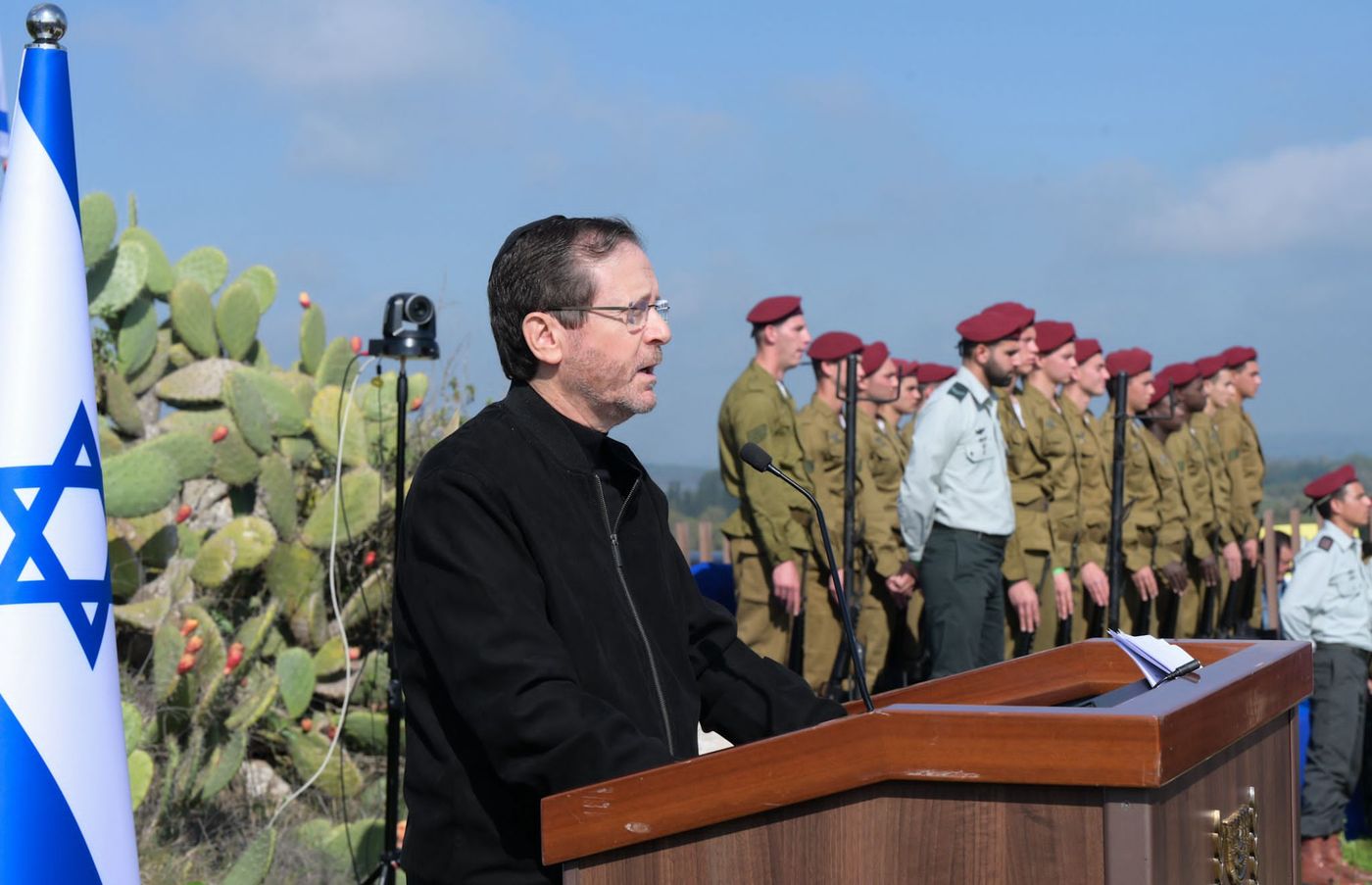 הרצוג באזכרה לשרון: 'מורשתו תהדהד מדור לדור'