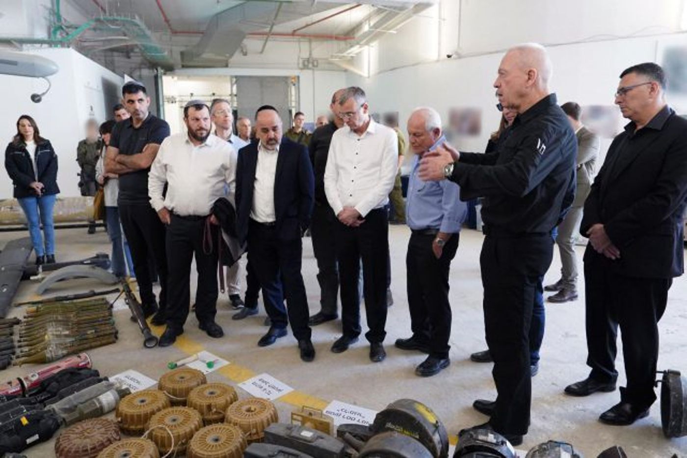 יתר חברי הממשלה בישיבה