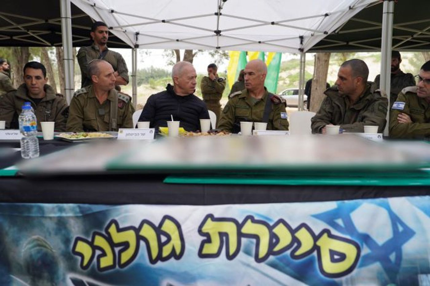 גלנט עם לוחמי גולני (אריאל חרמוני, משרד הביטחון)