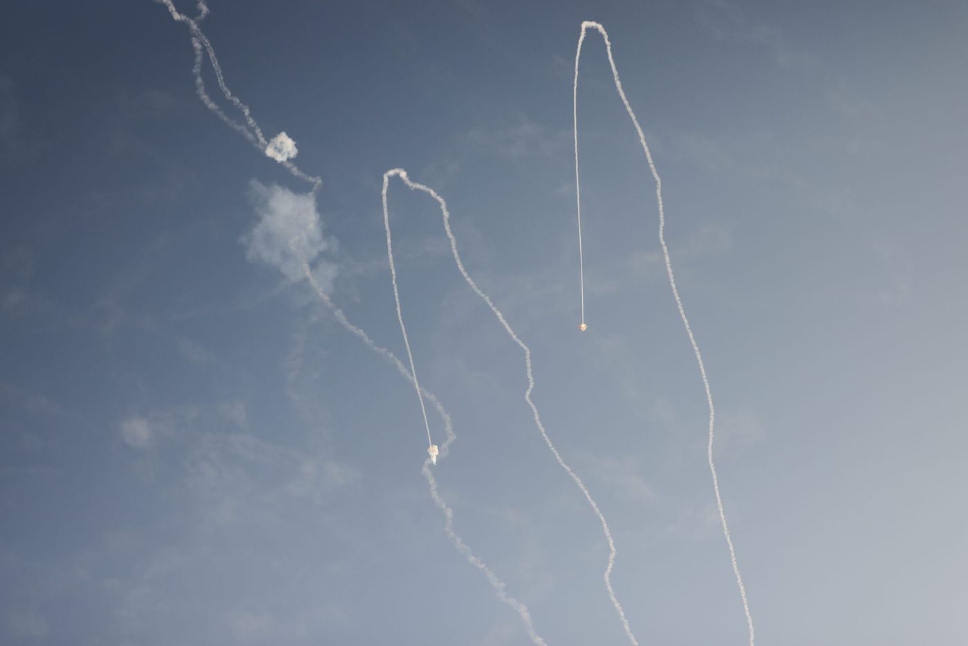 לאחר חודשיים של שקט: צבע אדום בחצרים