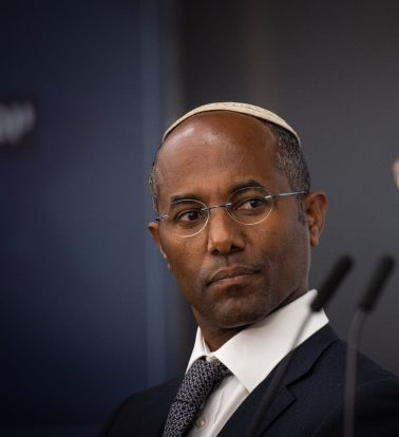"משפחות החטופים הן בנות ערובה בידי קמפיינים"