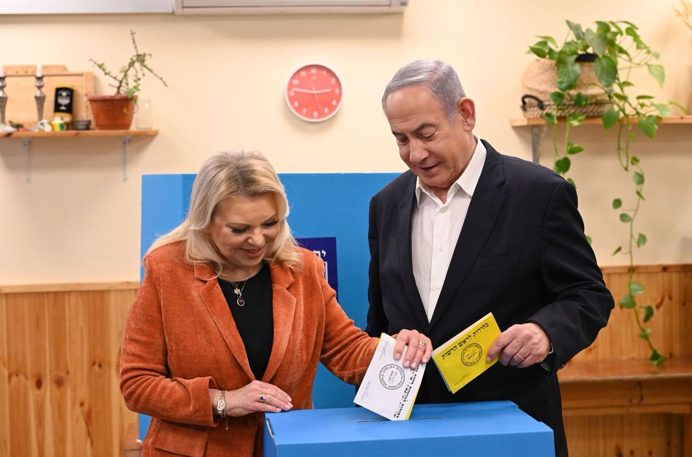 אחרי שנתניהו הצביע: לפיד עוקץ את ראש הממשלה