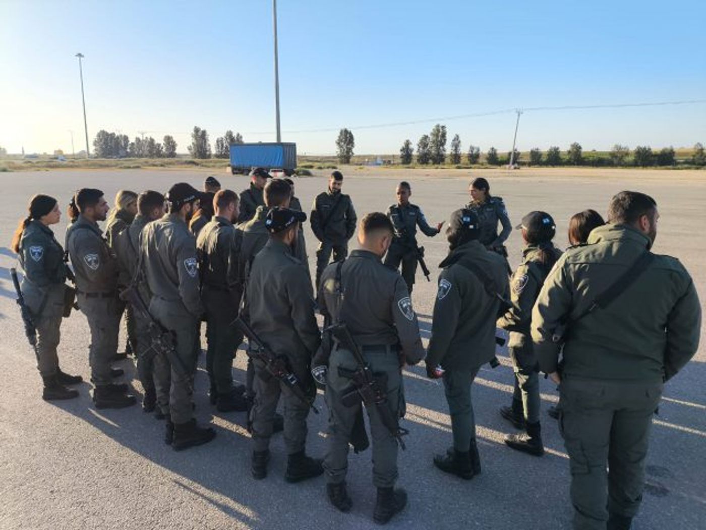 עשרות מפגינים פונו בכח במעבר ניצנה | צפו
