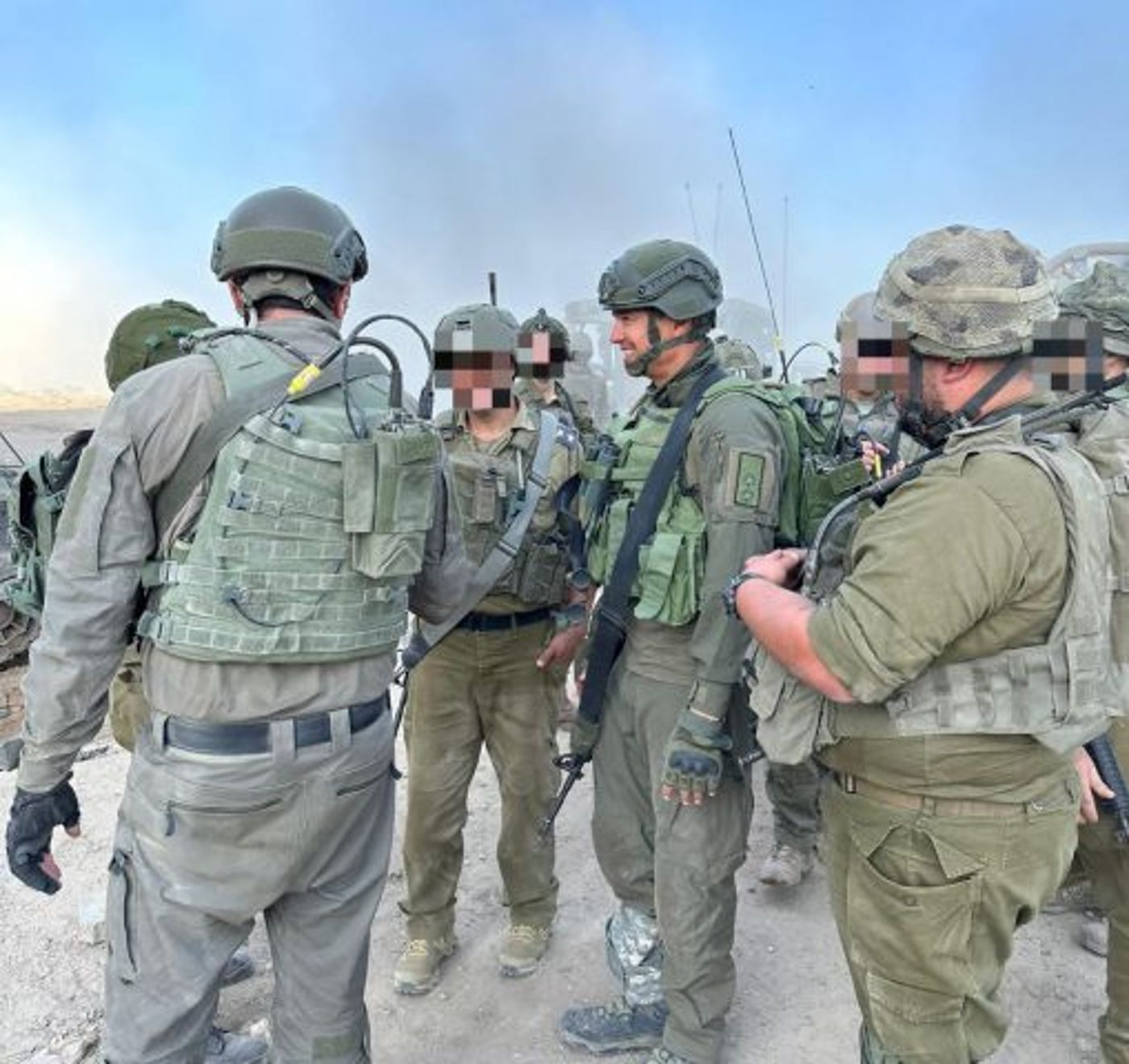 הנדל מרכז, בזמן המילואים (צילום באדיבות יועז הנדל)