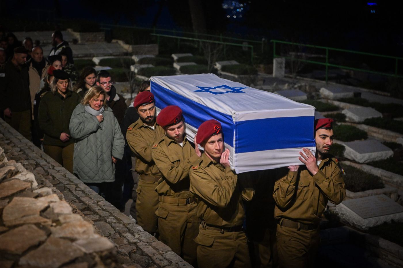 ז' באדר: חסד עם החיים ועם המתים