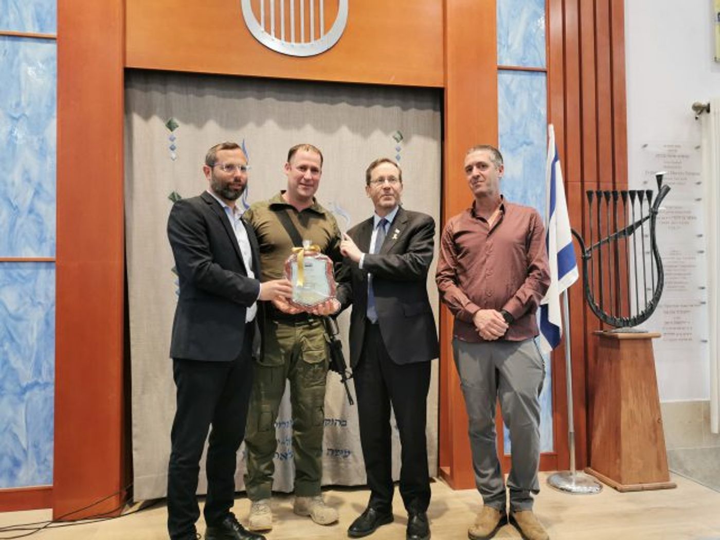 אות הוקרה מהנשיא לגיבור הפיגוע בתחנת הדלק בעלי