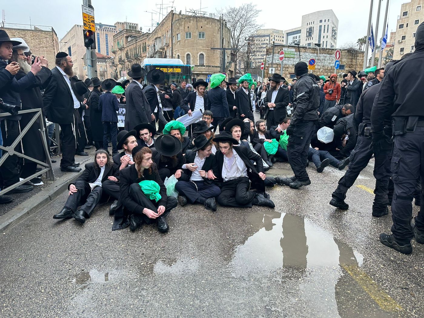 הפגנת הפלג הירושלמי: המפגינים התעמתו עם המשטרה