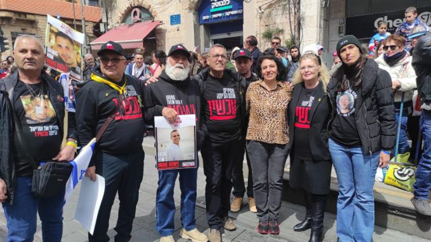 המשפחות עם ראש העיר ליאון