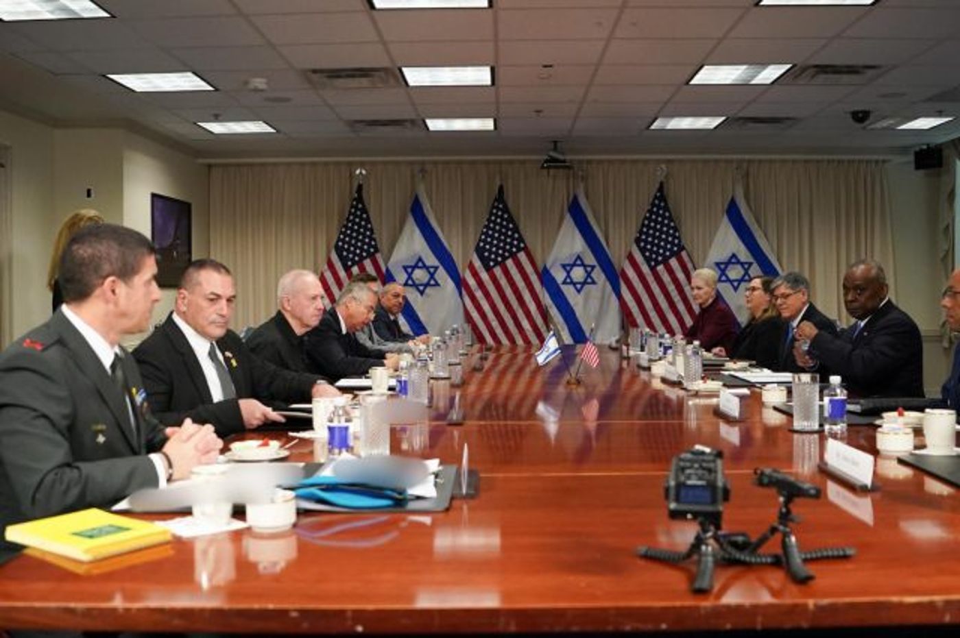 שר הביטחון גלנט ומזכיר ההגנה אוסטין (אריאל חרמוני/משרד הביטחון)