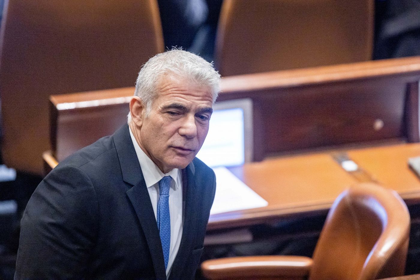 לפיד נגד מבקר המדינה: 'הורה על חקירה רק כדי לסייע לנתניהו'