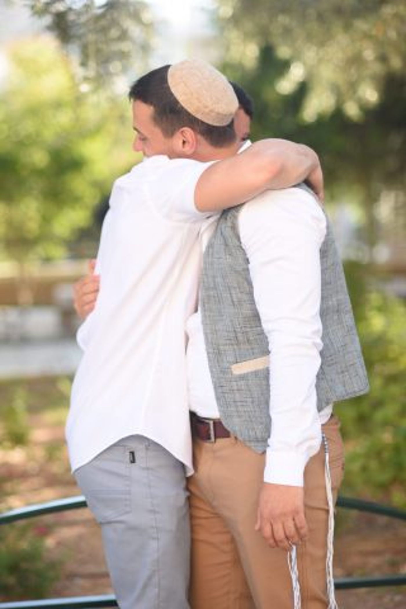 אליקים ואלקנה (ללא קרדיט)