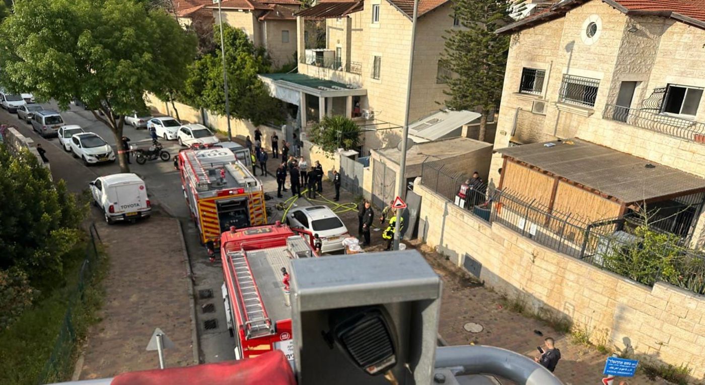 שני הרוגים ושבעה פצועים בשריפת מבנה בירושלים
